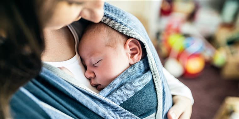 Chusta, nosidło czy wisiadło? O tym, jak nosić dziecko.